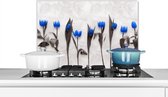 Spatscherm Keuken - Kookplaat Achterwand - Spatwand Fornuis - 60x40 cm - Bloemen - Tulpen - Blauw - Aluminium - Wanddecoratie