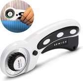 Sewide Luxe Rotary Cutter – Rolmes – Stofschaar – Stof Snijder Roller – Rolmes 45 mm – Comfort – Rolmes stof – Naaien – Naaiset – Rolmes Voor Stof  – Rolmessen – Snijmes – Met veiligheidssluiting