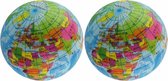 2x Anti-stress balletje planeet aarde/wereldbol/globe 7 cm - Stressballen - Squishy - Anti-stress producten