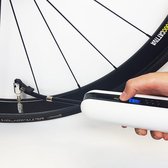 Cycplus A2 Elektrische fietspomp wit. Ook voor auto-/motorbanden en ballen - pomp - compressor