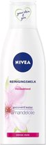 NIVEA Essentials Verzachtende Reinigingsmelk met Amandelolie - 200 ml - Reinigingsmelk