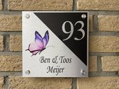 Naambordje voordeur Rvs met gekleurde vlinder en zwarte tekst