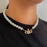 Goud | Parelketting | Parel ketting | Parel choker | Vivienne Parel Ketting | Vivienne Westwood Inspired | Saturnus ketting | Saturn Pearl Necklace | Parelketting Dames | Parel Ketting Goud | Parel Ketting Zilver | Parel ketting Saturnus | Planeet