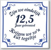 Huwelijk cadeau | Zijn We Eindelijk 12,5 jaar Getrouwd Krijgen We Zo'n Kut Tegeltje | Fotofabriek Spreuktegel | Kut tegeltje 12,5 jaar getrouwd | Gratis ophangsysteem